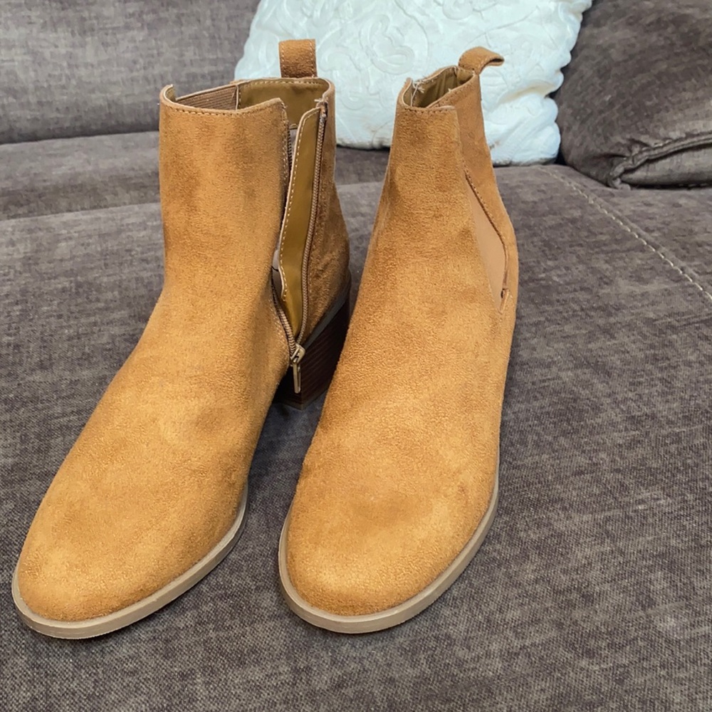 Size 10 Gap boots NEVER WORN